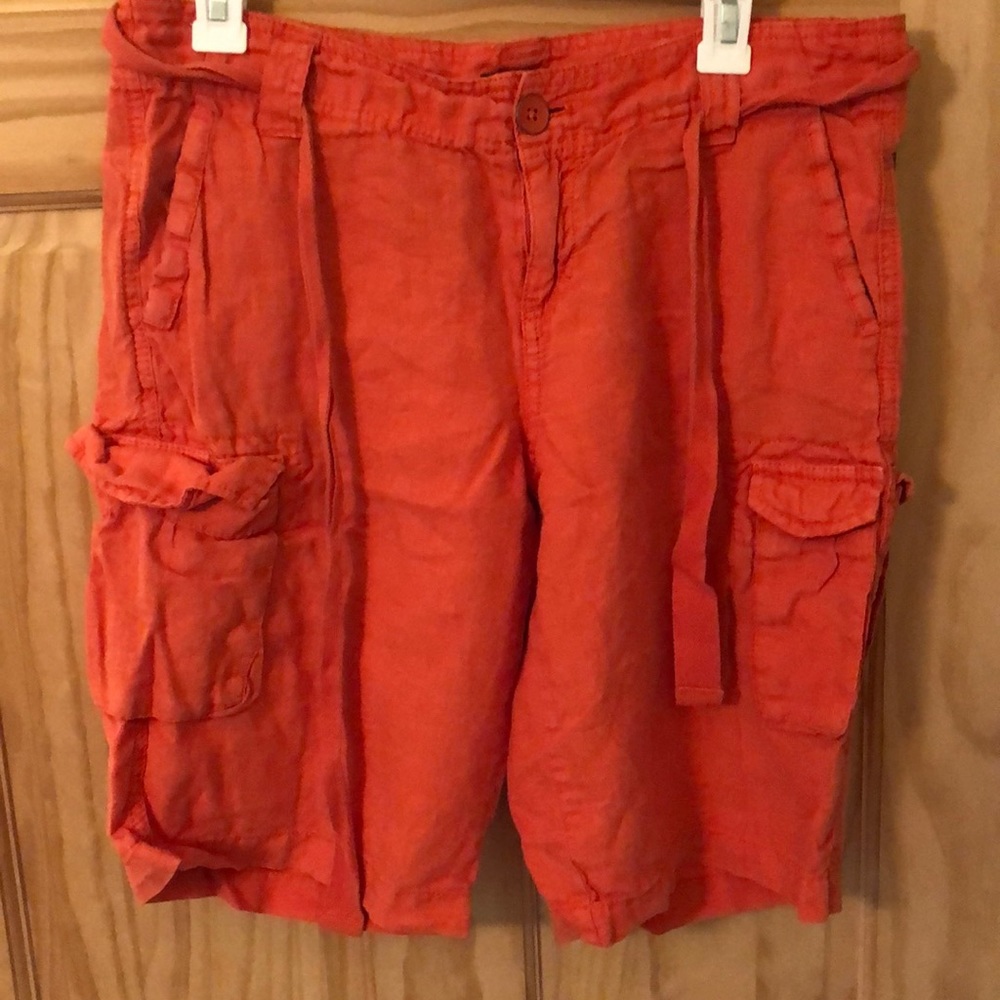 Fun Vintage-Style Gap Linen Cargo Shorts